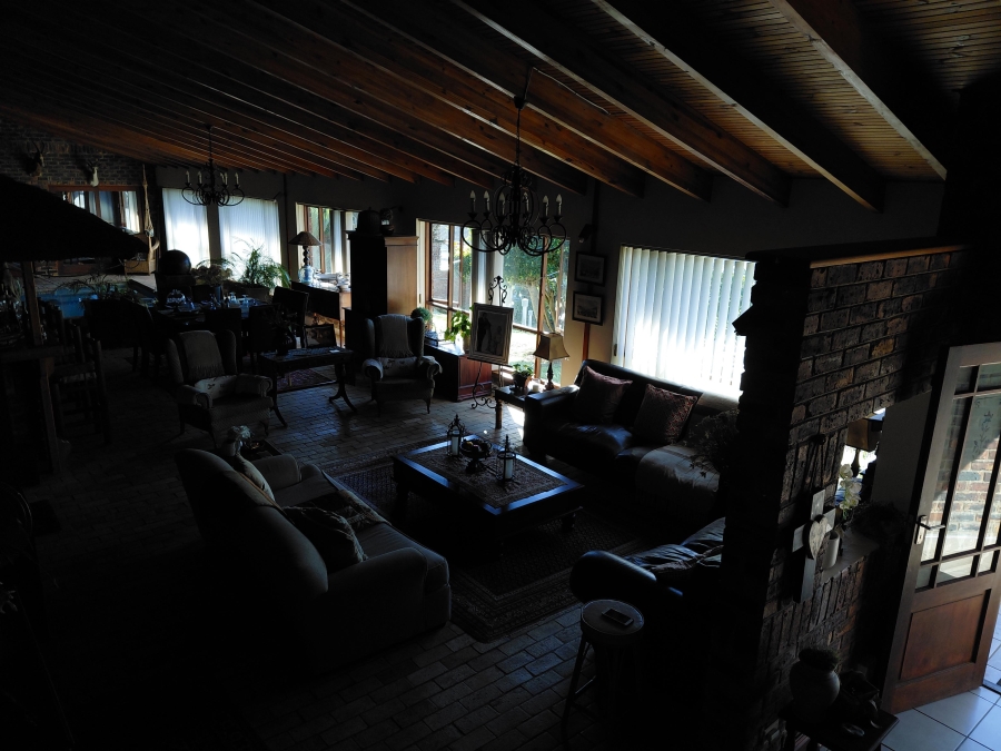 5 Bedroom Property for Sale in Heuwelkruin Eastern Cape